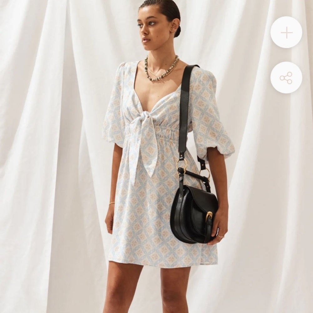 sancia the via white & blue tile print ruched waist tie front mini sun dress NEW